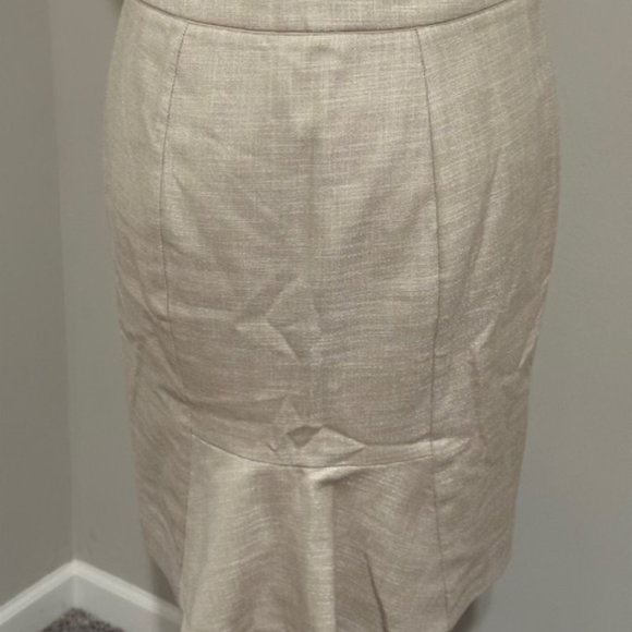 Brand New White House Black Market Skirt, Size 0 - Picture 4 of 7
